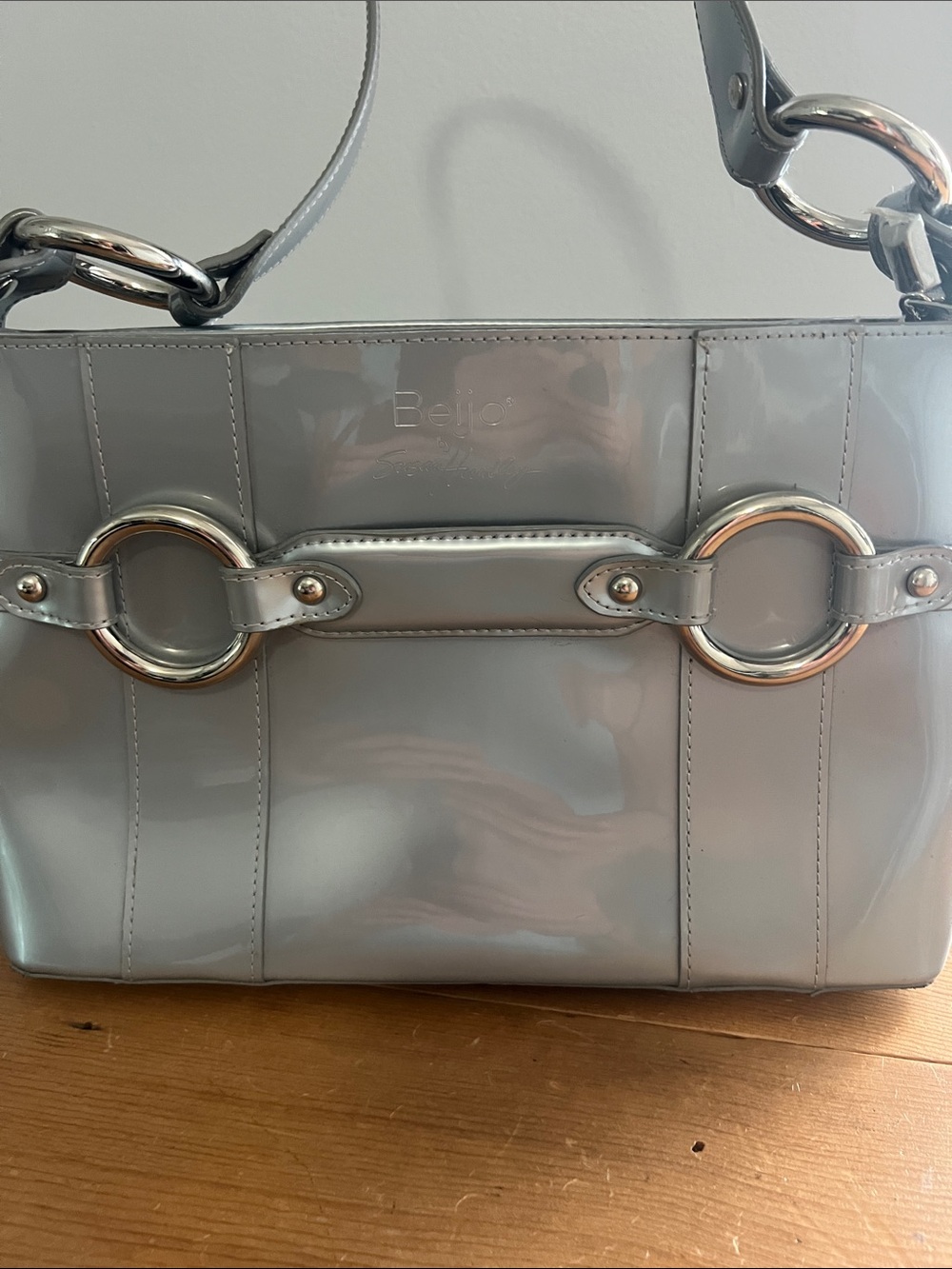 VINTAGE Y2K Beijo Metallic Chrome Silver Patent Shoulder Bag - Picture 3 of 7